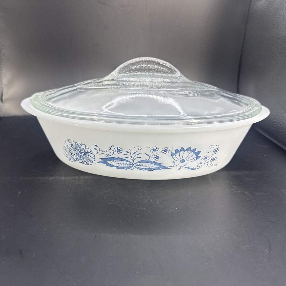VTG Glassbake 1 Quart Oval Casserole Dish w/Lid #17 Blue Flower Design Milkglass